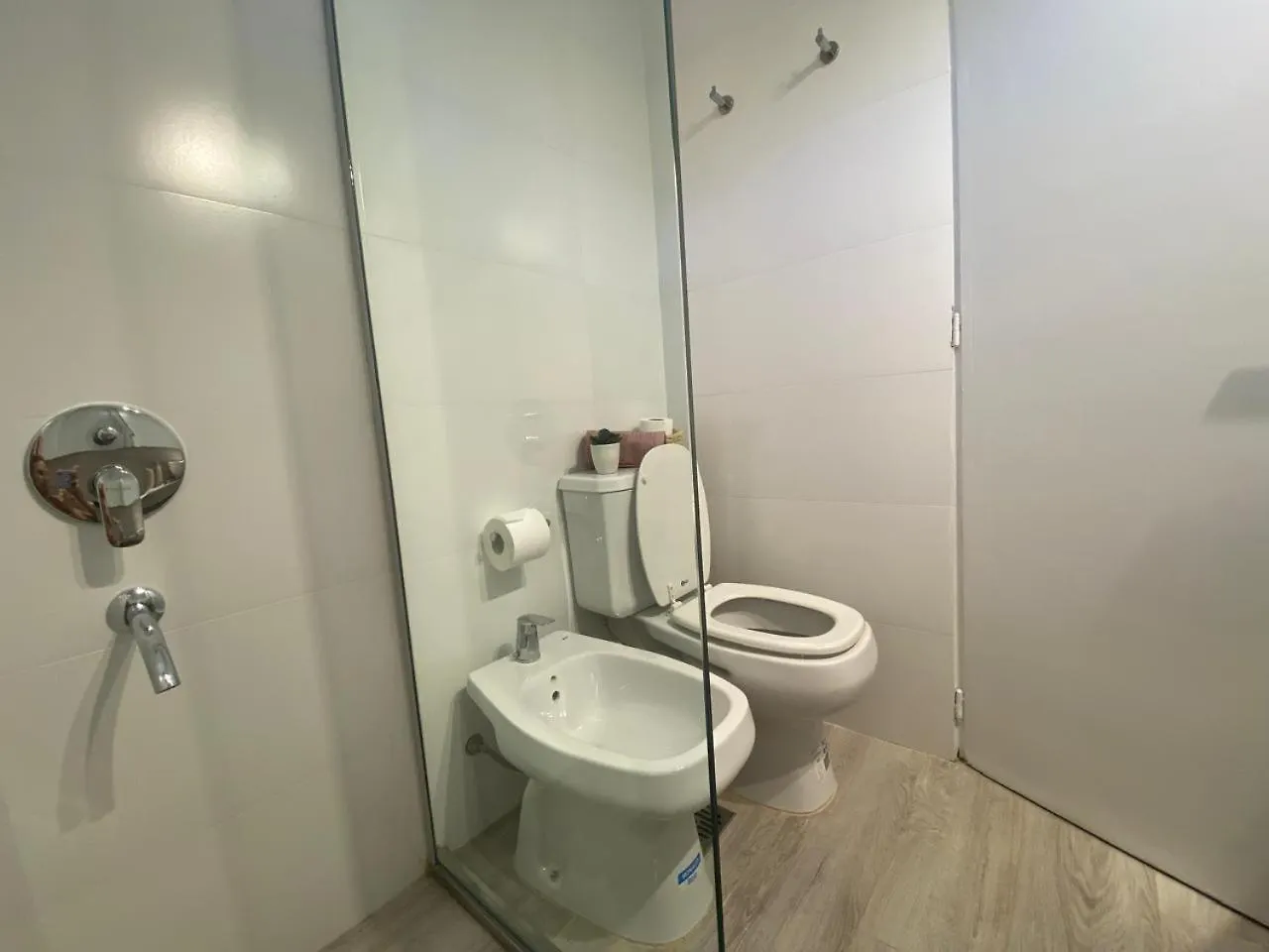 Amplio, Moderno, Centro, Cochera - 2 Parejas O Mas -6 Px Mendoza Appartement
